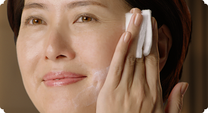 古い角質のふきとりで、つるんとなめらかお肌に